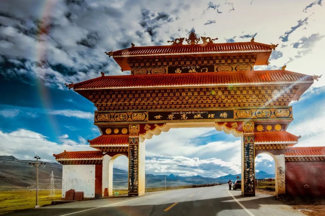 最美318 | 一路向西，带你走进“中国人的景观大道”