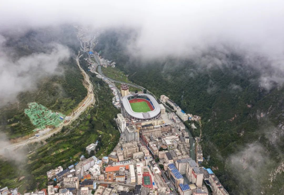 最美318 | 一路向西，带你走进“中国人的景观大道”