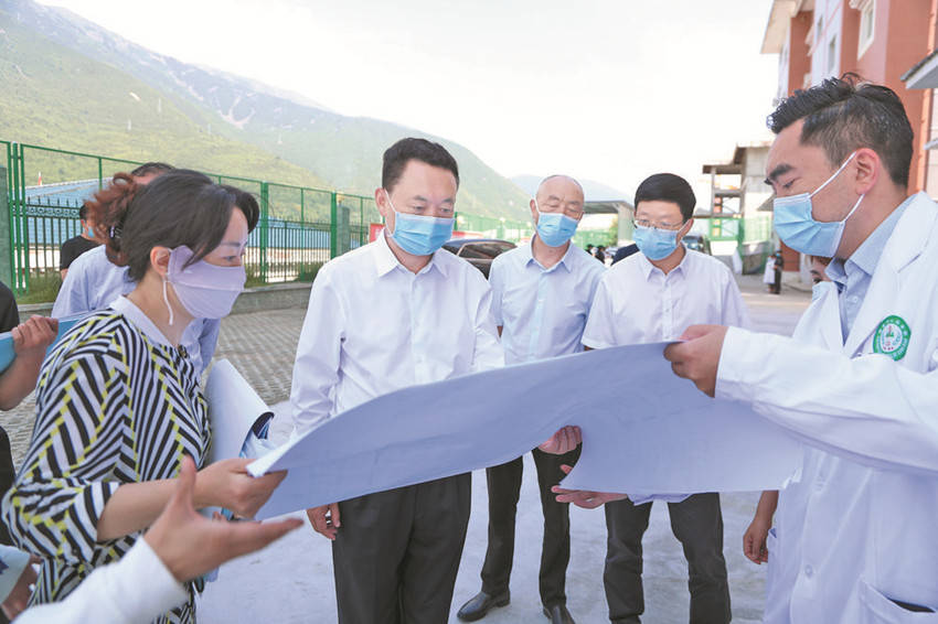 沈阳在康定督导检查疫情防控工作时强调 以快制快 重兵合围 全力打赢疫情防控阻击战