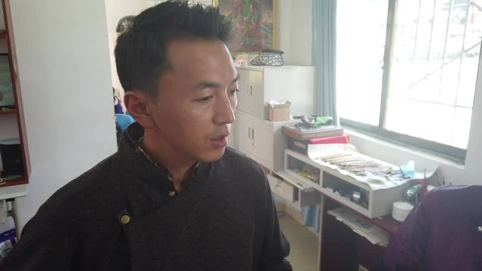 行走高原 玉科有两宝，美女主播欧珠跟着洛绒尼玛去寻找第一宝——郎卡杰画派唐卡