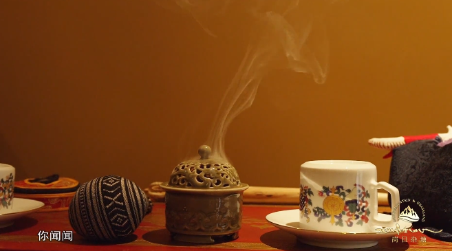 {岗日杂塘 天赐家园}——《囊谦牛角琴》