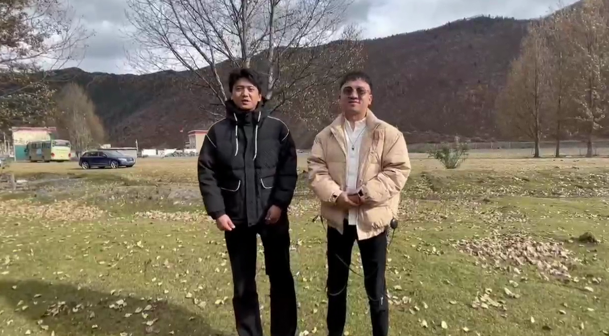 #康巴卫视格桑啦 11月7日6点30分，我们在甲根坝的星空下，和嘉央、巴尔扎一起唱响《格桑啦》~