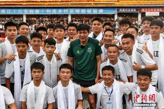 འདི་ནི་འགྲན་བསྡུར་མ་བྱས་གོང་རྒྱལ་ཁབ་རྐང་རྩེད་སྤོ་ལོའི་རུ་ཁག་གི་དེ་སྔོན་ལུས་རྩལ་པ་ཧྥན་ཀྲི་དབྱི་(དཀྱིལ) རུང་ཅང་རྫོང་གྲོང་ཚོའི་རིམ་འདས་མཉམ་འབྲེལ་རུ་ཁ་དང་པར་རྒྱག་བཞིན་པ་ཡིན། 