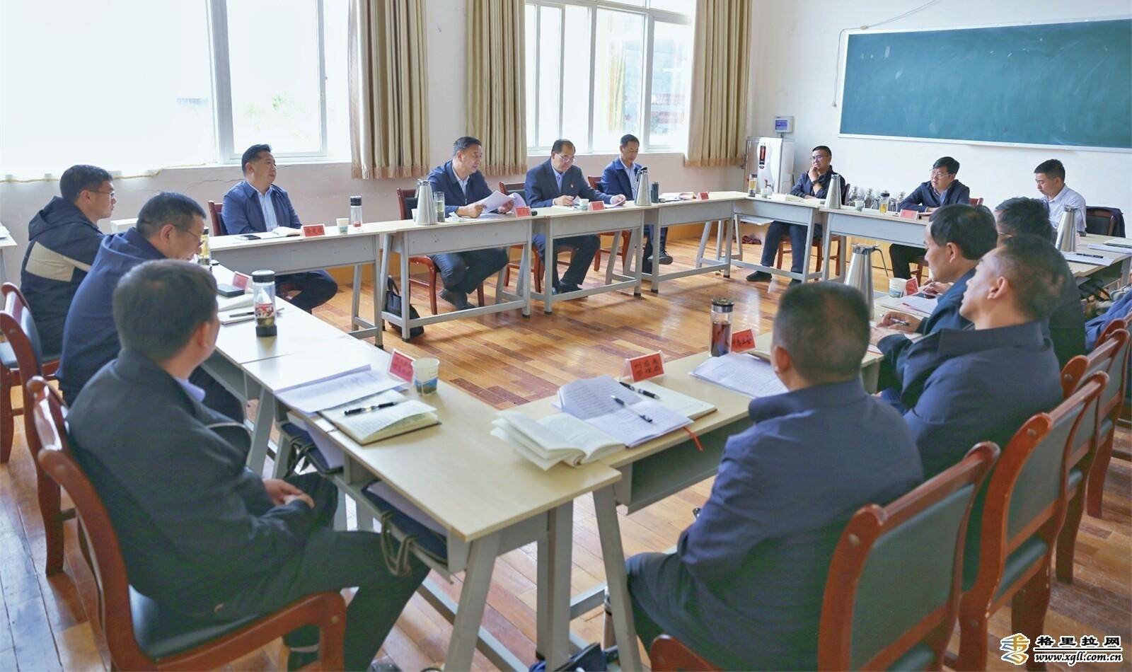 学思践悟汲伟力 实干担当建新功——迪庆州委常委班子主题教育读书班第一次集中学习侧记