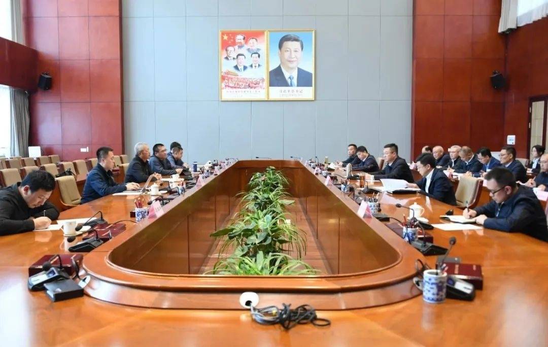 龚会才与王志纲一行座谈