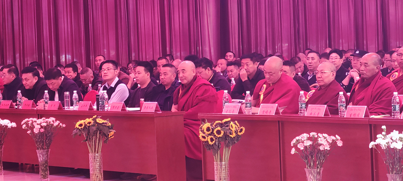 གྲོང་ཁྱེར་ནང་བསྟན་མཐུན་ཚོགས་ཀྱིས་རྡོ་ར་དཀར་མོ་རུ་བྱེད་སྒོ་སྤེལ།