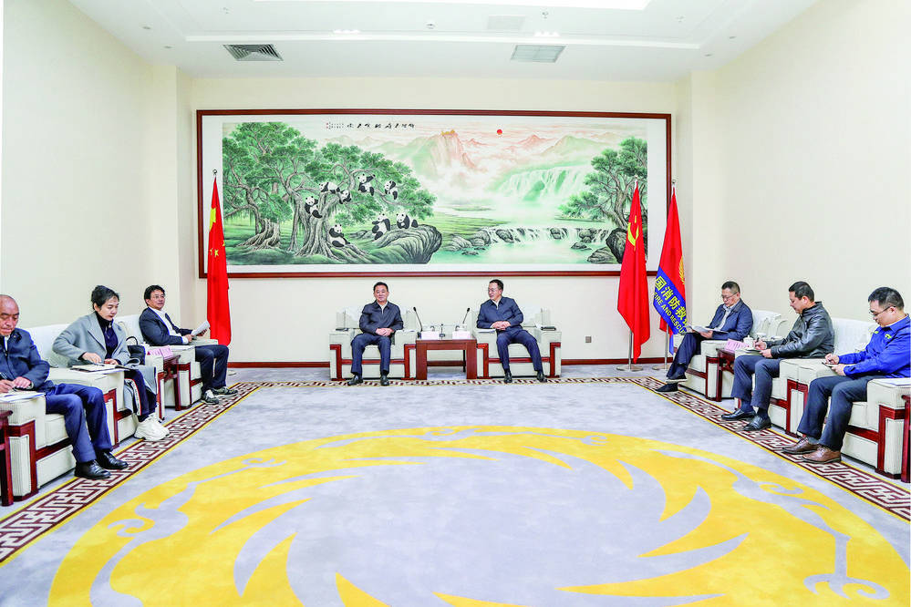 沈阳冯发贵到四川省应急管理厅进行工作座谈