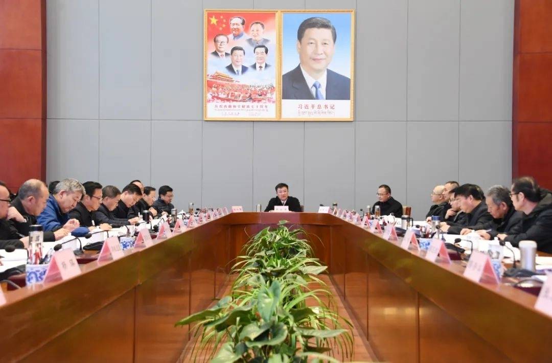 龚会才主持召开昌都市委常委会会议