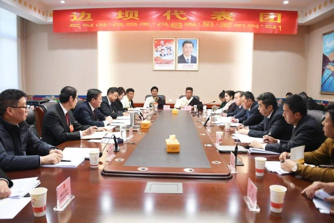 龚会才参加边坝代表团审议