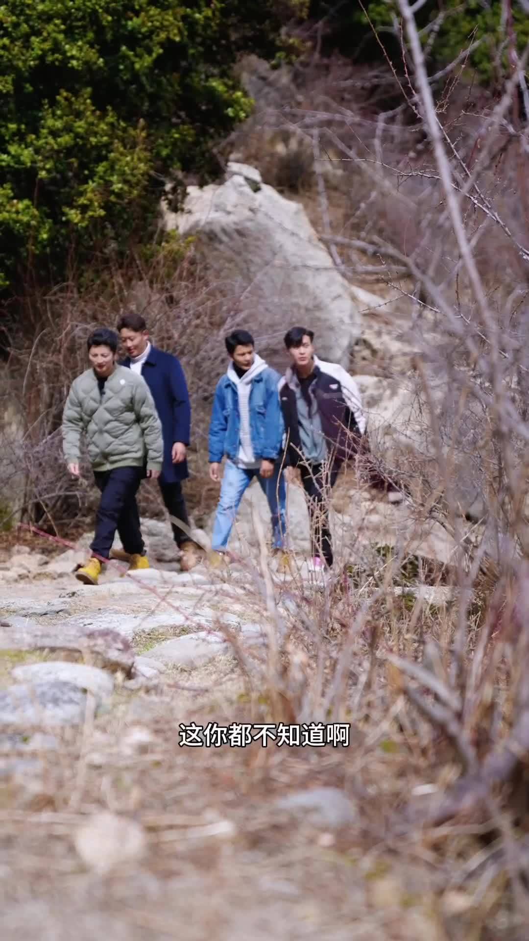 #一眼穿越千年茶马古道 雪绕龙加在茶马古道，见到了千年前的“自己”？！快跟他一起打卡#四季如画工布江达 4月13日至15日，相约工布江达，走进#工布桃花奇遇季