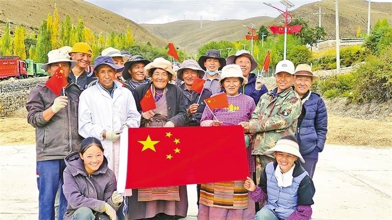 盛世庆华诞 深情满高原
——西藏各族群众庆祝新中国成立75周年