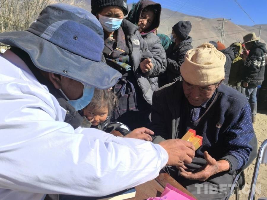 在西藏地震灾区遇见高原好“门巴”