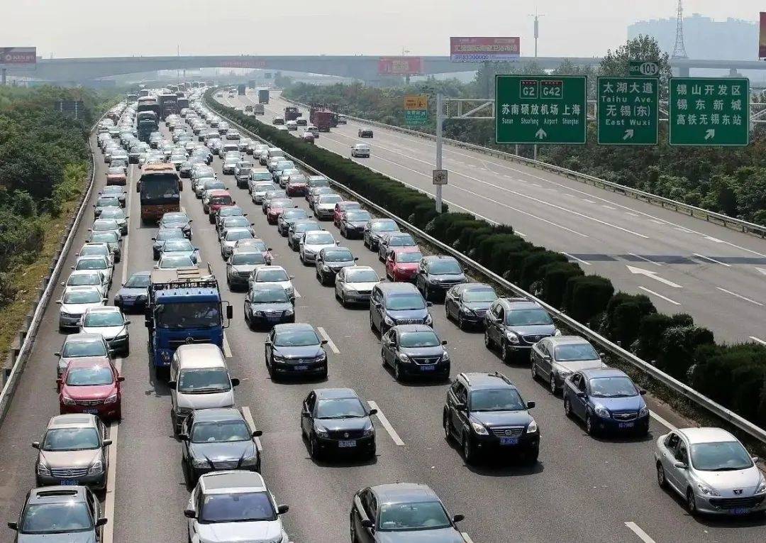 དཔྱིད་གསར་དུས་ཆེན་རིང་མྱུར་བགྲོད་གཞུང་ལམ་རིན་མེད་རེད་འདུག