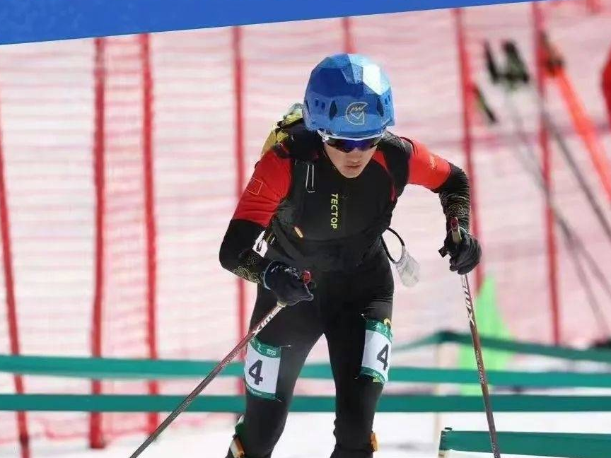 བོད་ལྗོངས་ཀྱི་ལུས་རྩལ་པ་ཚེ་བརྟན་གཡུ་སྒྲོན་གྱིས་གངས་ཤུད་རི་འཛེག་འགྲན་སྡུར་ལས་གསེར་གྱི་རྟགས་མ་བླངས།