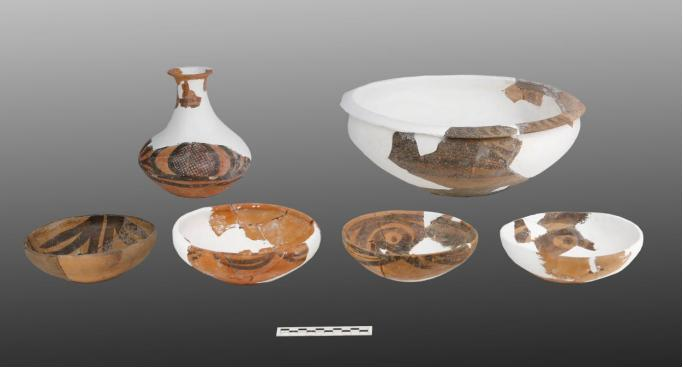 འབར་ཁམས་གྲོང་ཁྱེར་ཁོ་ནོའི་གནའ་ཤུལ་ནི༢༠༢༤ལོའི་ཀྲུང་གོའི་གནའ་རྫས་རྟོག་ཞིབ་གསར་རྙེད་ཀྱི་མིང་ཐོ་ནང་དུ་ཚུད་ཡོད།