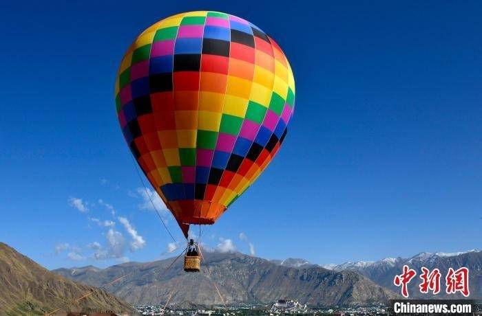 西藏拉萨：热气球观光 丰富文旅体验