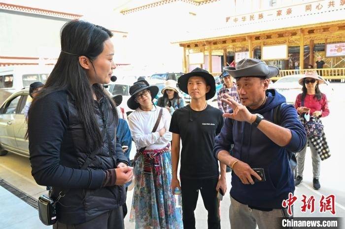 海外华文媒体“高原行”启动 在香格里拉看见守护与传承