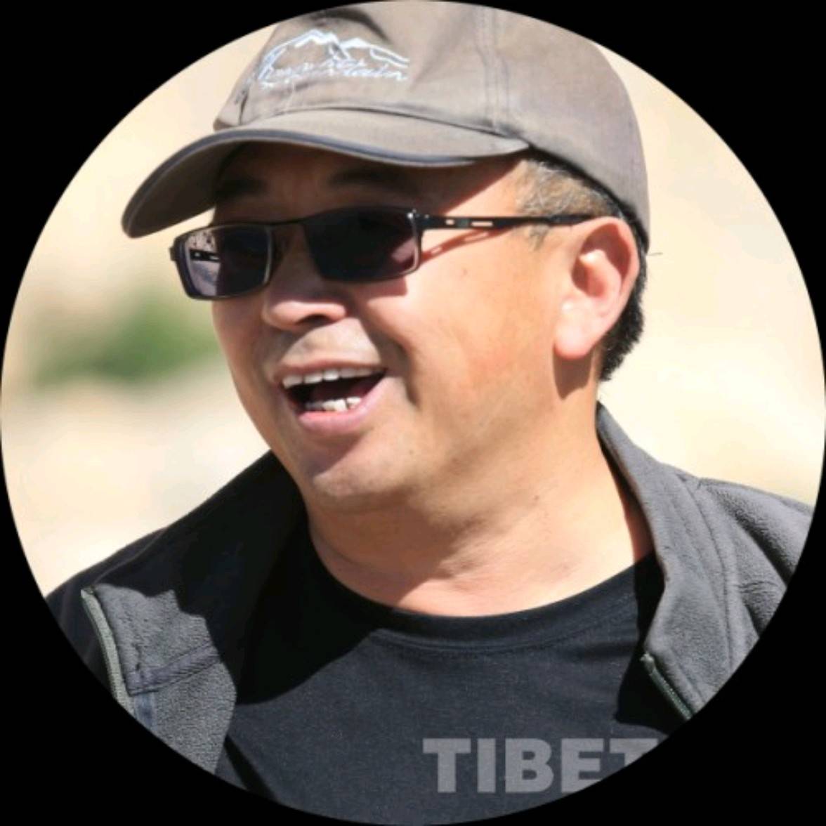 “异乡”与“归乡”：吉米平阶的文学履痕