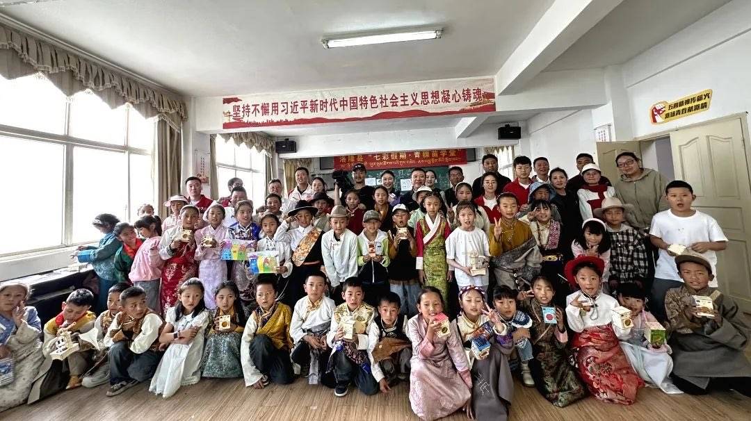 央视《新闻联播》采访团赴昌都市洛隆县采访指导“七彩假期·青稞苗学堂”志愿服务活动