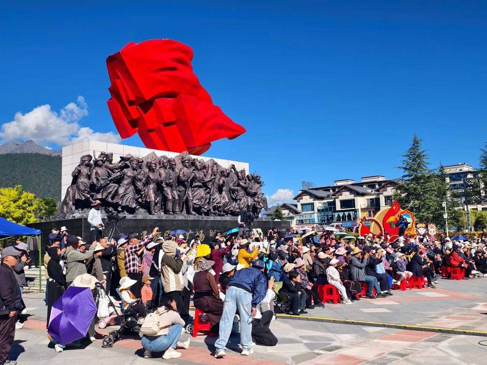 林芝举办群众文艺汇演 献礼西藏自治区成立60周年