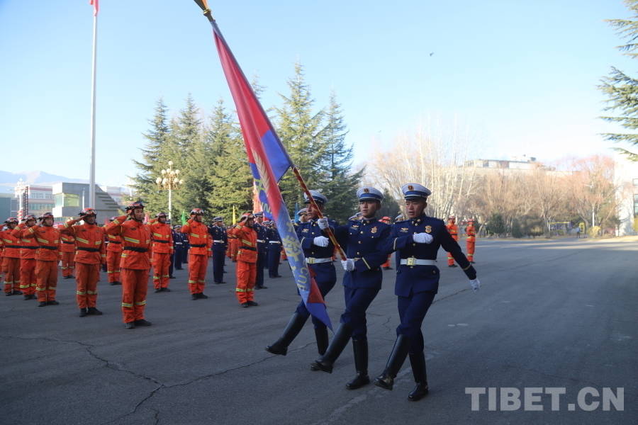 拉萨消防救援机动支队正式挂牌 雪域高原应急救援尖刀铁拳再启新程