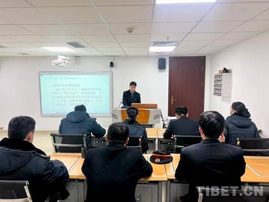 一位高原铁路人的坚守