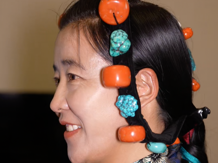 全国人大代表其德：把家乡的文化穿在身上，把乡亲的心声带到会场