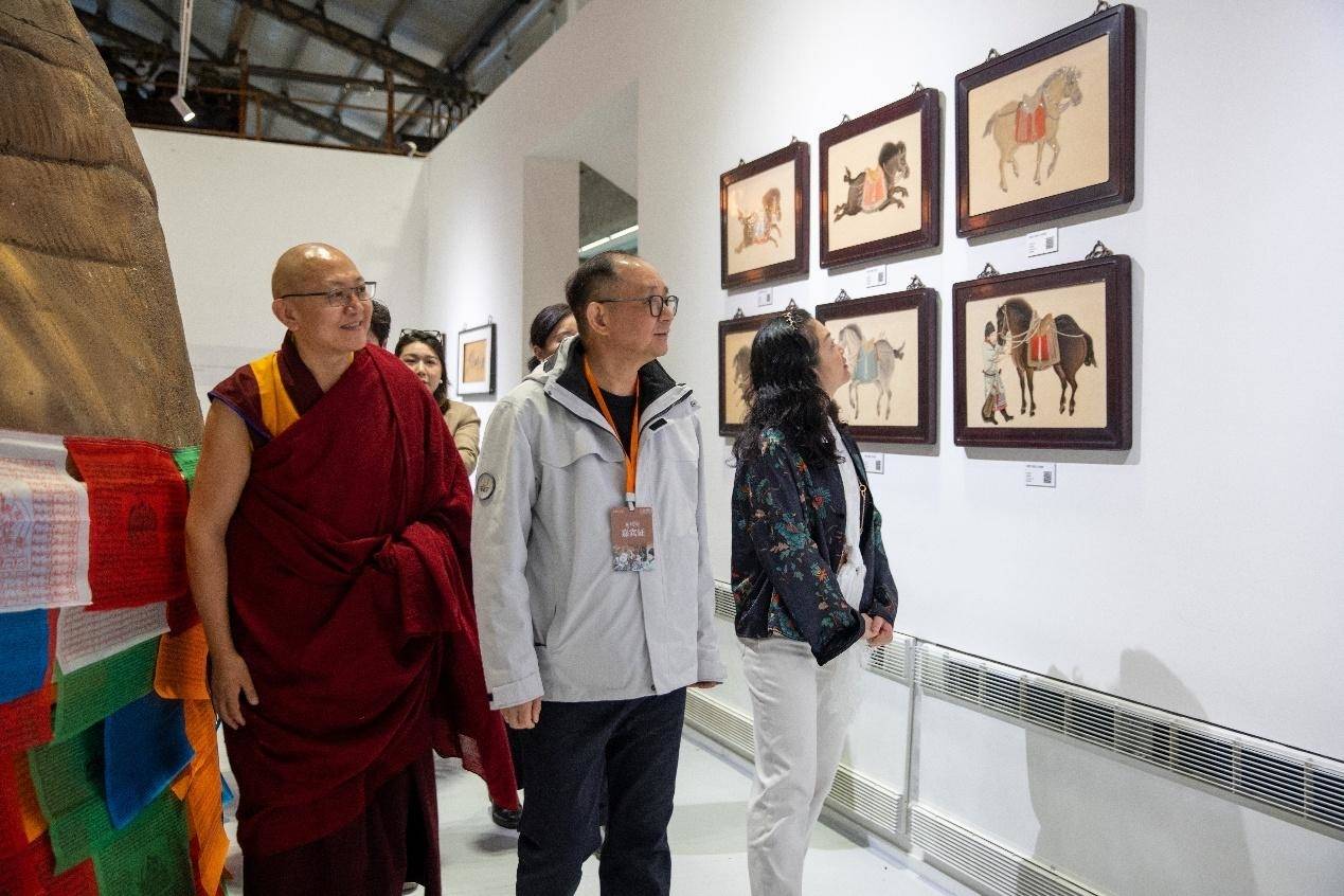 六合同风 马韵匠心
壤塘非遗景德镇展燃动文化交融热潮