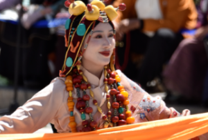 速来围观!玉树民族服饰视觉盛宴美翻了