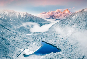 七彩冰雪世界·康定情歌（木格措）的冬日秋色，最新实拍图奉上！