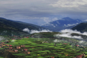 བྲག་འགོའི་འོང་སྐོར་དམངས་སྲོལ་རིག་གནས་བྱེད་སྒོ་སྤེལ་ཉེ།