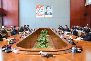 龚会才与王志纲一行座谈