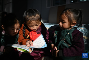 黄河源头孩子们的多彩假期