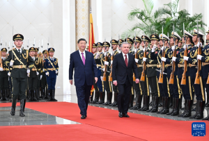习近平同乌兹别克斯坦总统米尔济约耶夫会谈