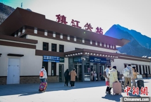 福暖中国丨川西高原“高冷”小站的“热闹”春运