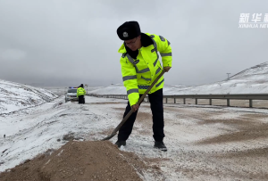 新春走基层|风雪唐古拉的“天路”守护人