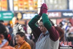 三月春回拉萨暖意浓