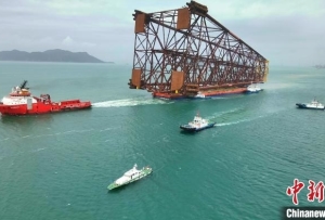 亚洲第一深水导管架“海基二号”出港