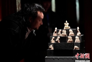 “聚沙为塔”展览在西藏拉萨开幕