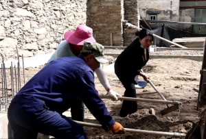 余德春：用勤劳的双手 拼出美好明天