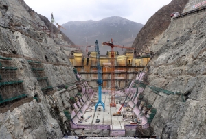 国内在建最高双曲拱坝电站大坝浇筑突破100万立方米