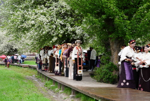 共赏贡嘎海棠盛景·共守永恒木雅情 | 2024甘孜州第二届贡嘎海棠观光摄影季揭幕