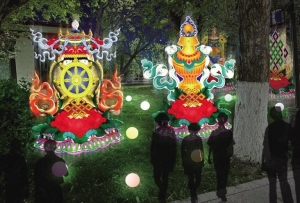 江南烟雨落高原 秦淮灯会照拉萨