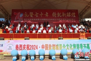 青海格尔木70年：从戈壁荒漠到“中国盐湖城”