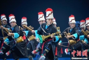 西藏拉萨：舞动雪域高原 传承民族文化