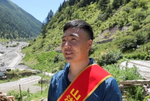 泥石流突袭,他成了全村的“预警者”!