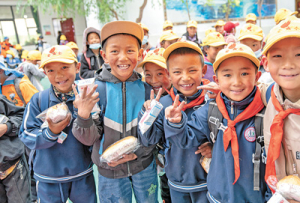 超万名干部人才接力援藏三十年——扎根雪域高原 奋斗书写新篇