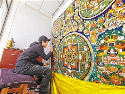 文化产业扶贫 浇开“幸福花”