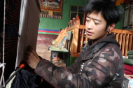 Tibetan village weaves its way to prosperity