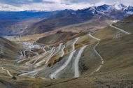 Plateau roads pave way for Tibet's rural revitalization